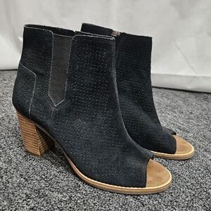 Toms Majorca Peep Toe Side Zip Chunky Heel Perforated Black Suede Bootie Sz W7.5